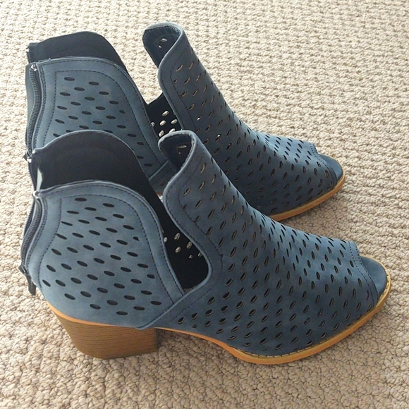 Alaric Women's Ankle Boots-Size 11 - Picture 3 of 7